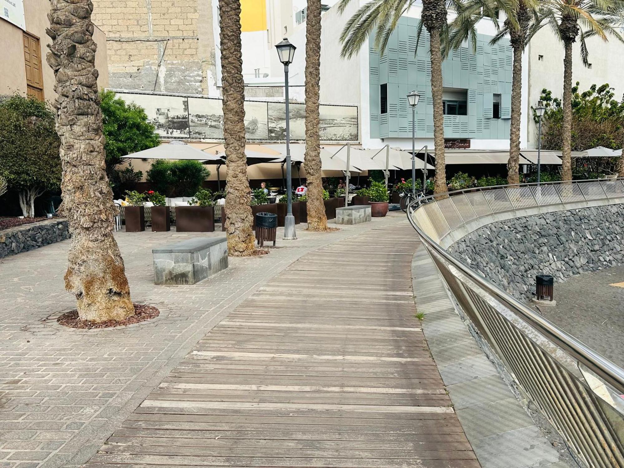 Apartamento Brisas Del Sur - Oasis Tenerife Sur プラヤ・デ・サン・ファン エクステリア 写真
